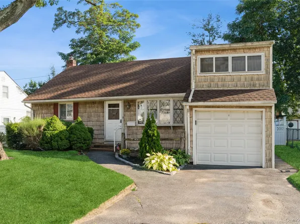 3860 Maplewood Drive, Seaford, NY 11783