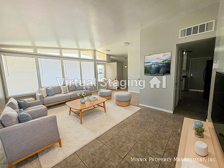 3202 W Illinois Ave — Photo 2