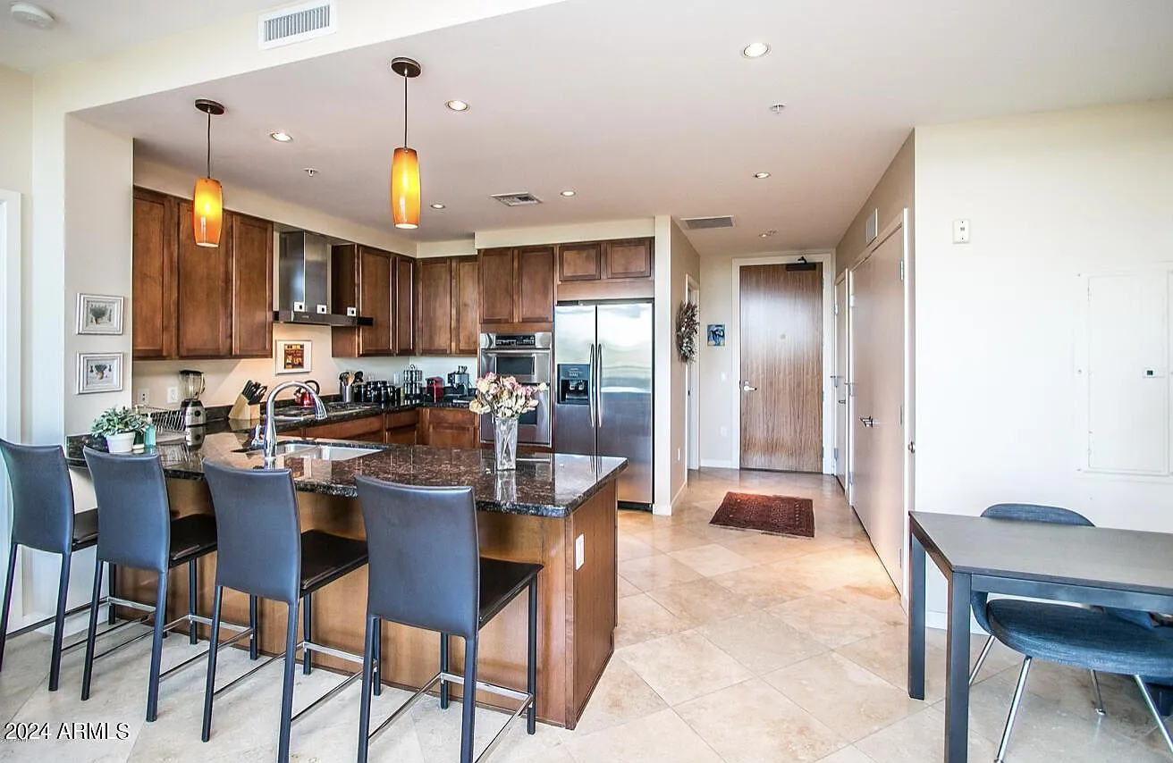 1 bed, 1.5 bath, 1002 sqft, $2,500 — Photo 4