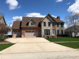 1910 Parkside Dr, Sycamore, IL 60178