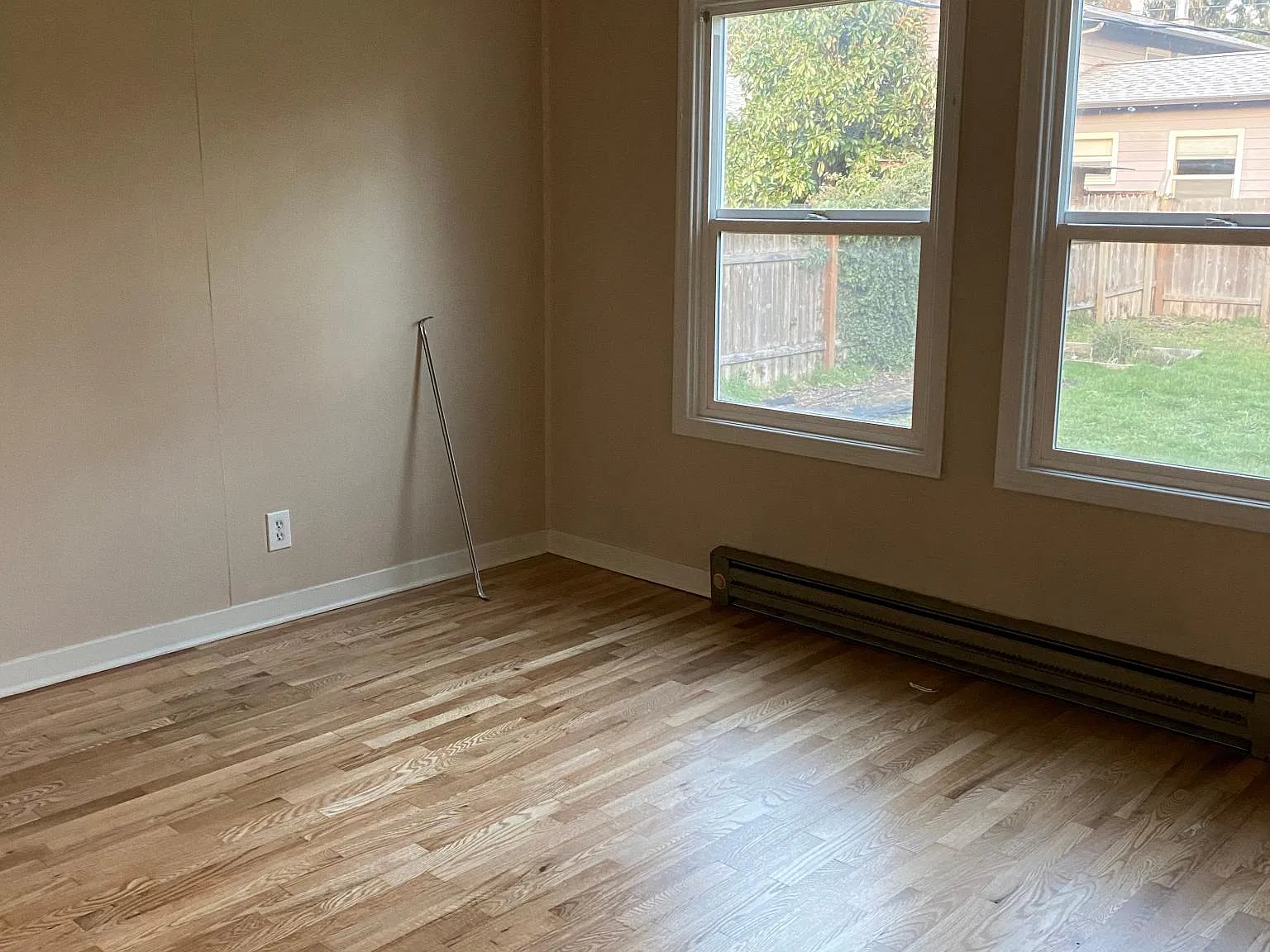 2455 University St — Photo 2