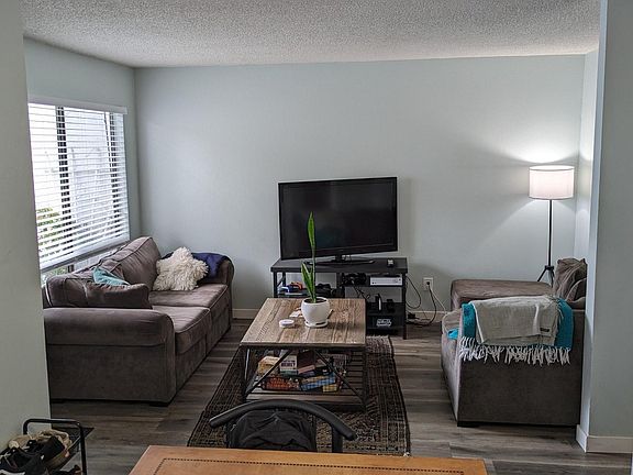 3rd image of 217 Owen St #B