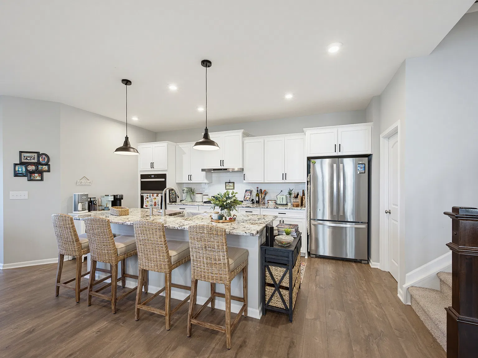 3 bed, 2299 sqft, $2,800 — Photo 4