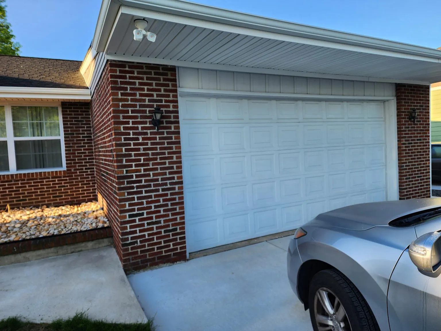 3 bed, 1.5 bath, 1331 sqft, $2,600 — Photo 3