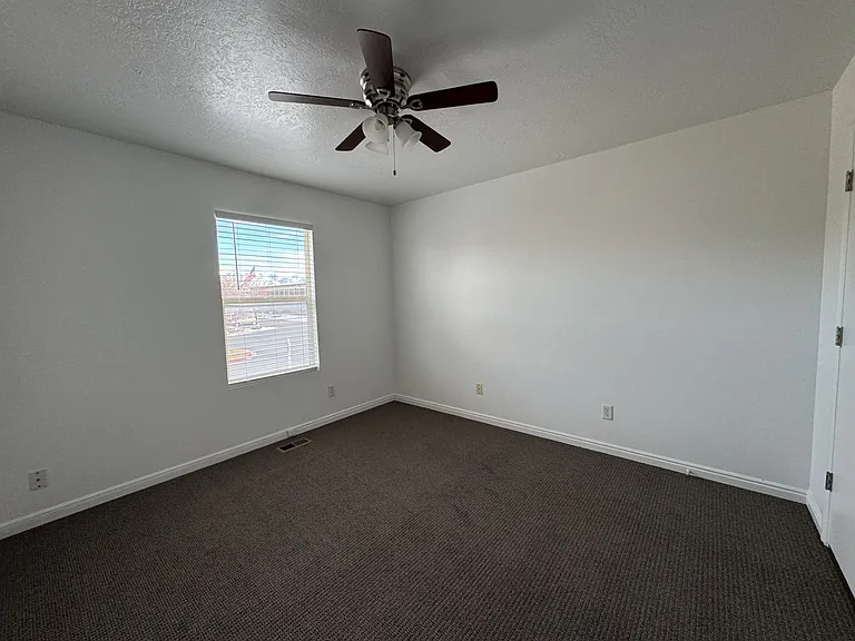 1914 N 2225 W — Photo 11