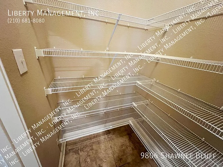 9806 Shawnee Blf — Photo 12