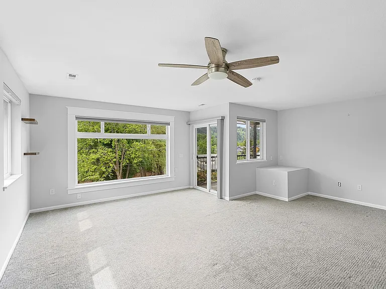 9831 N Edison St — Photo 15