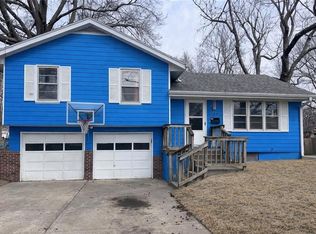 502 NE Ash St, Lees Summit, MO 64063
