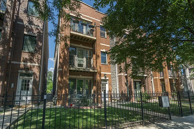 3440 N Narragansett Ave #2 — Photo 1