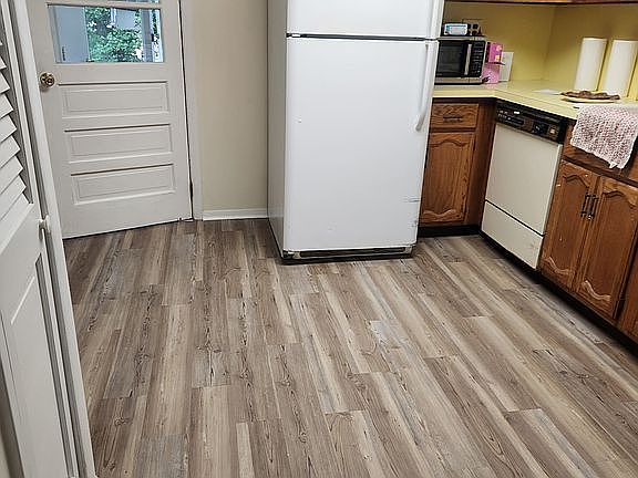 4th image of 23 Salter St
