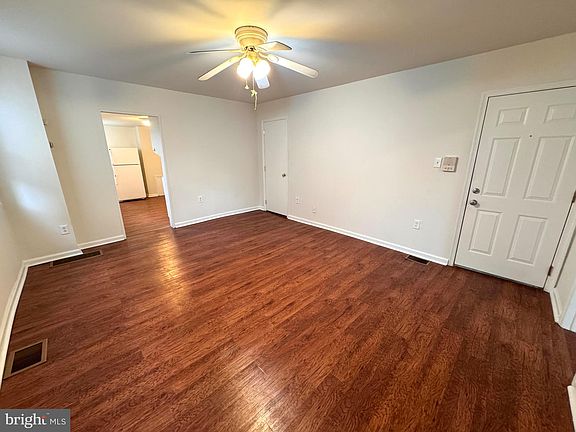 2nd image of 4444 Richmond St APT 1S