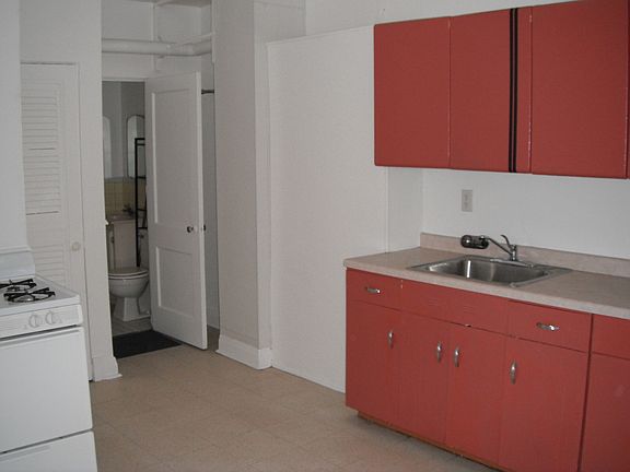 5th image of 5101 W 32nd Pl #1R