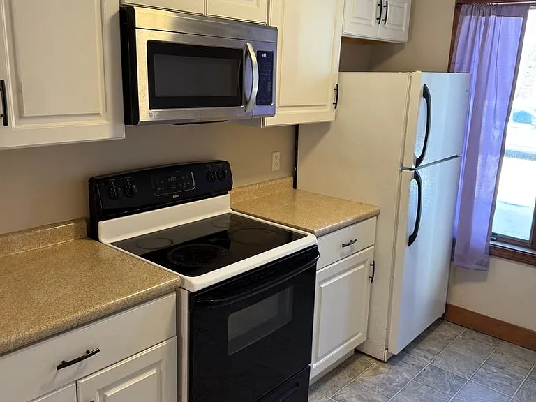 Town Edge Apartments — Photo 5