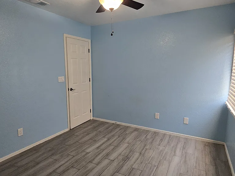 8386 N 107th Dr — Photo 11