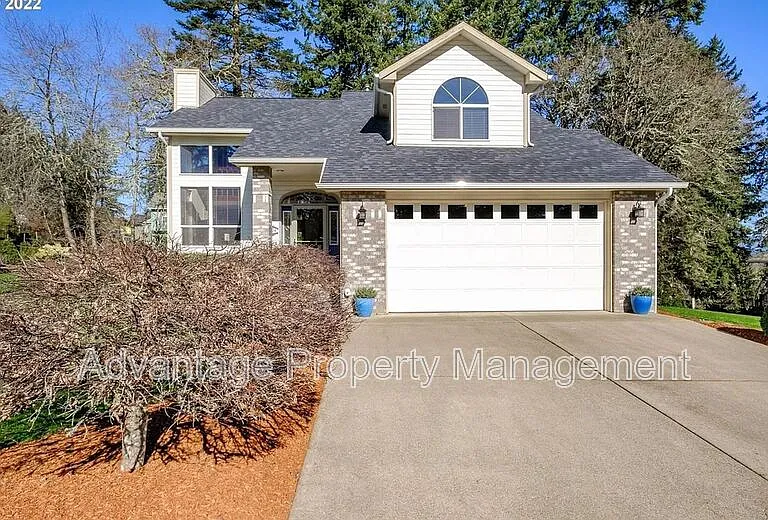 494 Nandina St — Photo 1