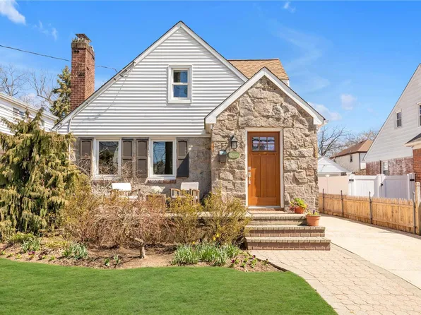 91 Fenimore Street, Lynbrook, NY 11563