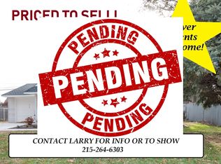 310 Crabtree Dr, Levittown, PA 19055