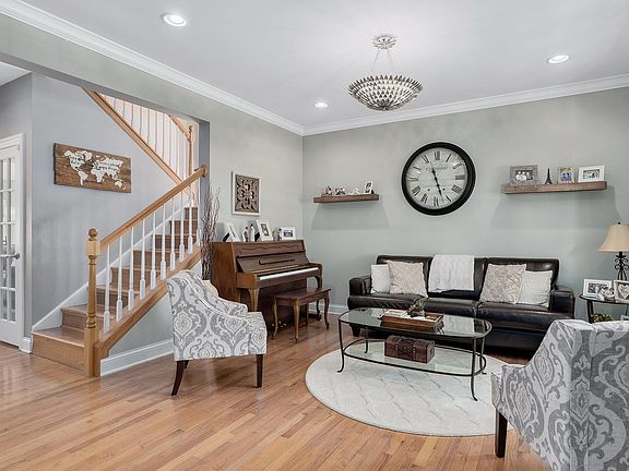 3rd image of 31 N Linden Ave