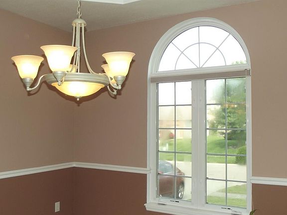 4th image of 555 Eagles View Dr