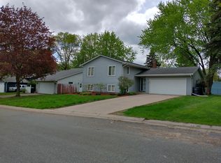 2452 Cowern Pl E, North Saint Paul, MN 55109