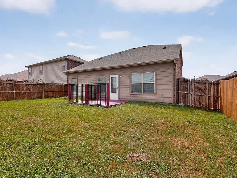 2123 Meadow View Dr — Photo 40