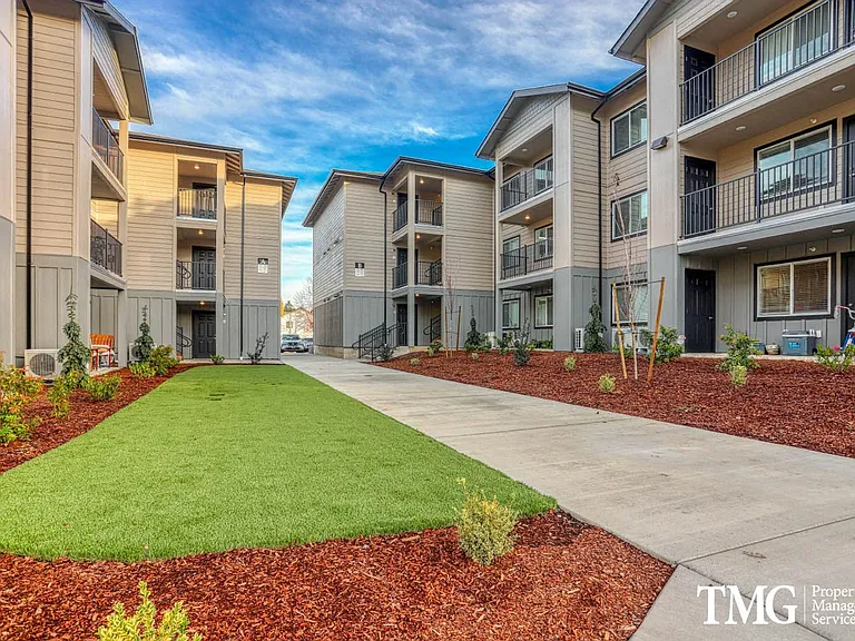 Waterford Terrace Apartments — Photo 60