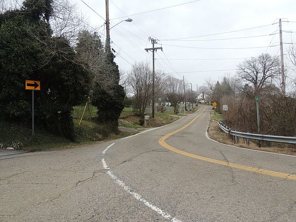 4th image of 529 Peach Orchard Dr