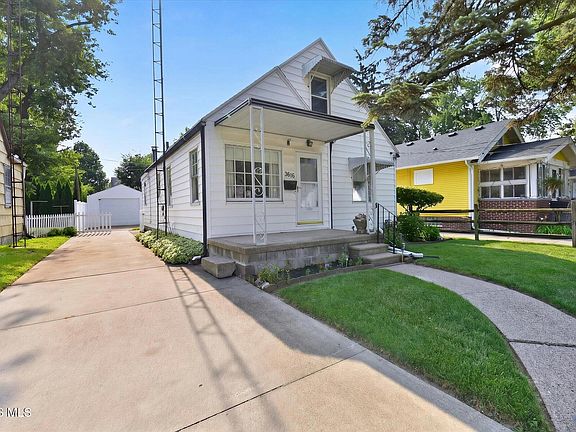 3rd image of 3606 Burton Ave