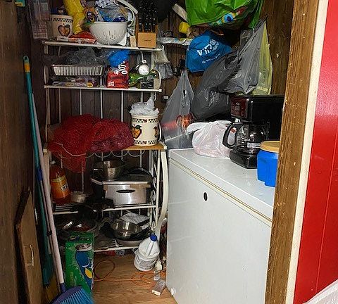 5th image of 445 Diamond St