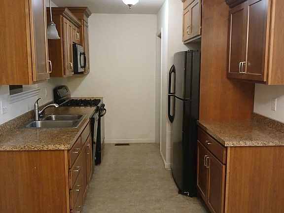 5th image of 118 Scully Pl
