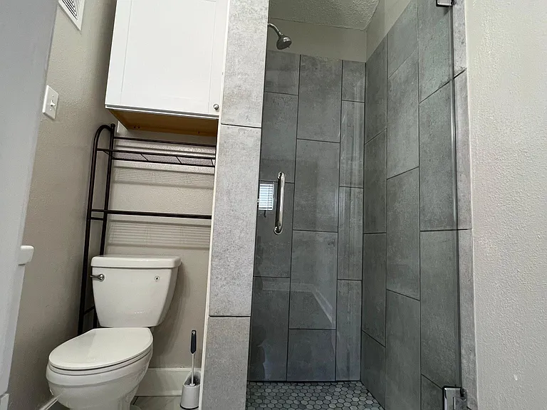 825 W Russell Pl #3 — Photo 8