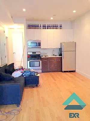 Rented by EXR | media 52