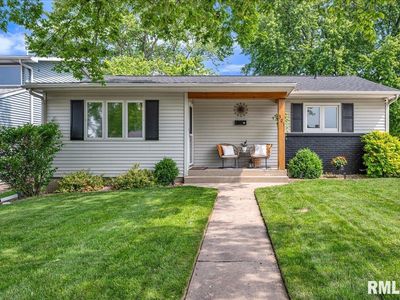 301 Devonshire Rd, Washington, IL, 61571