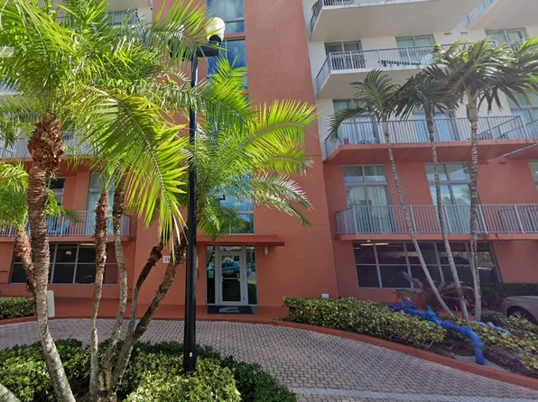 2100 Van Buren St APT 322, Hollywood, FL 33020