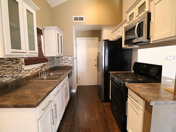 3rd image of 2163 Sun Manor Dr
