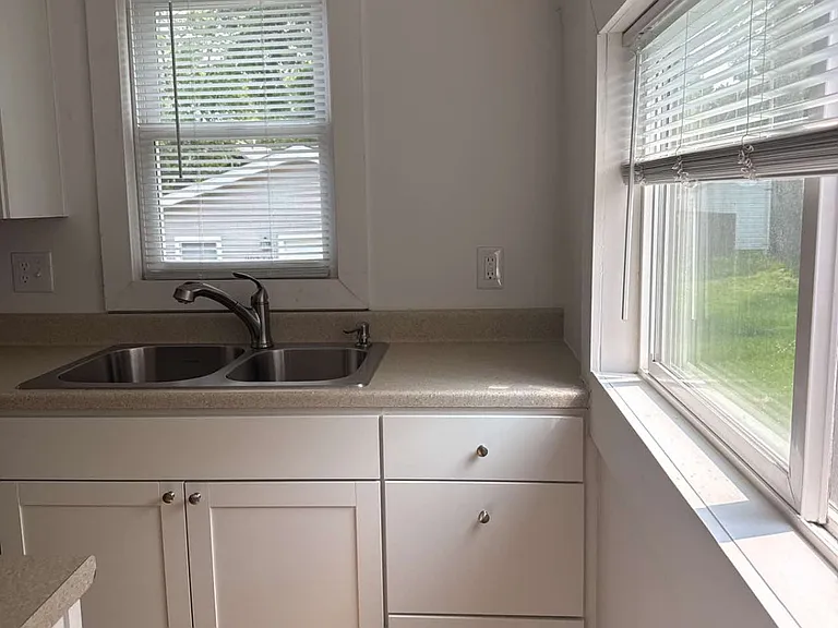 307 W Ells Ave — Photo 6