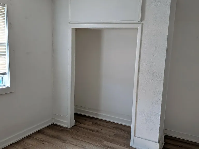 914 SW 8th Ave — Photo 9