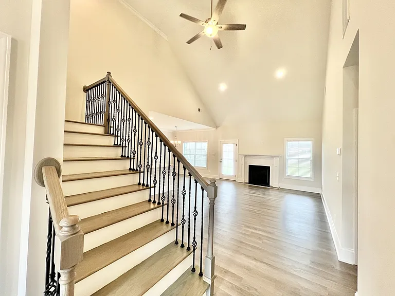 1102 Cavil Hollins Ct — Photo 3