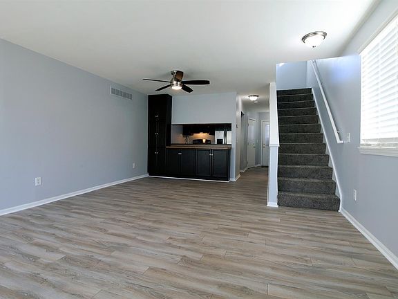 5th image of 38231 Warner Farms Dr Unit 5