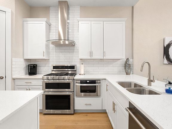 5th image of 4323 Spicewood Springs Rd Unit 2