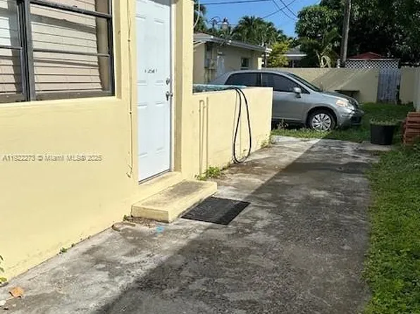 116 W 17th St, Hialeah, FL 33010