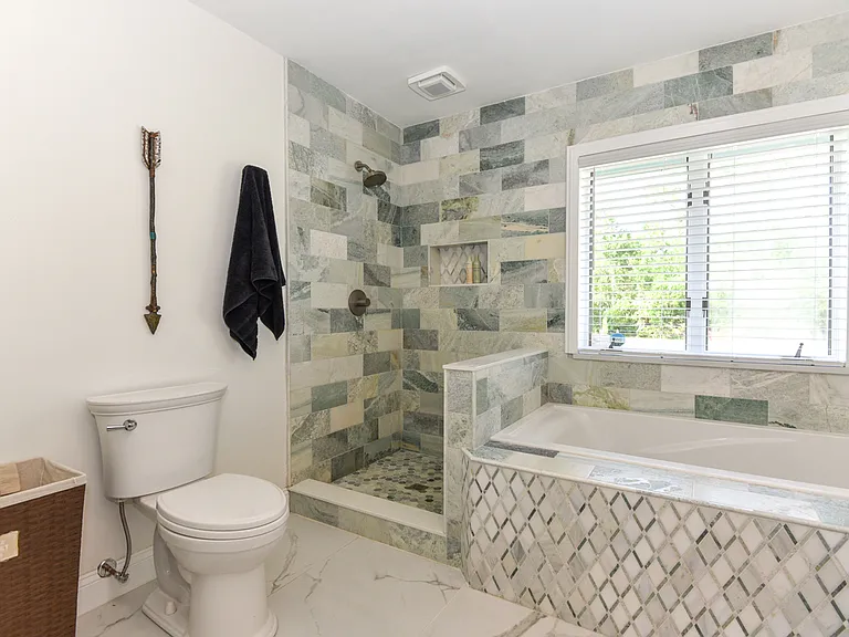 213 Riverbend Rd — Photo 38
