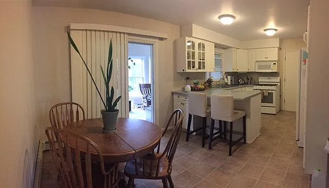 3 bed, 1400 sqft, $1,800 — Photo 4