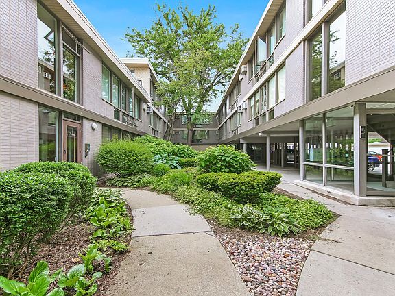 3rd image of 1040 Ontario St APT 3J