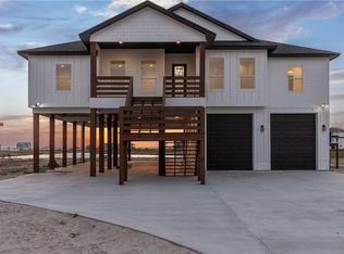 10 Westpointe Cir, Rockport, TX 78382