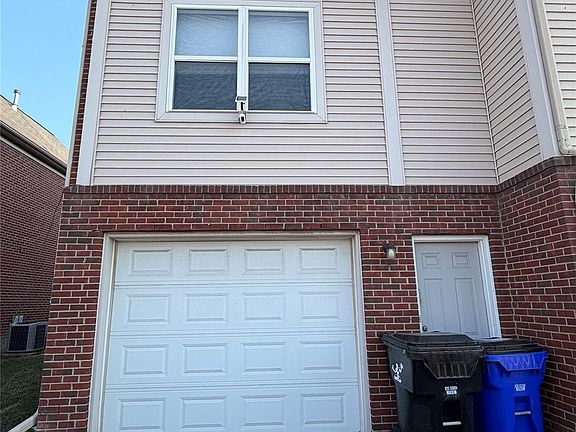 2nd image of 283 E Palmer St