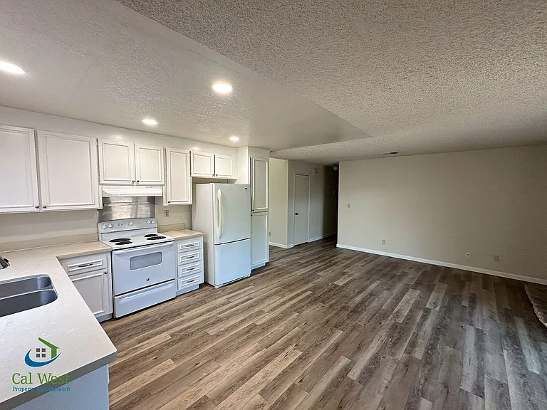 421 Gwinn Ct — Photo 5