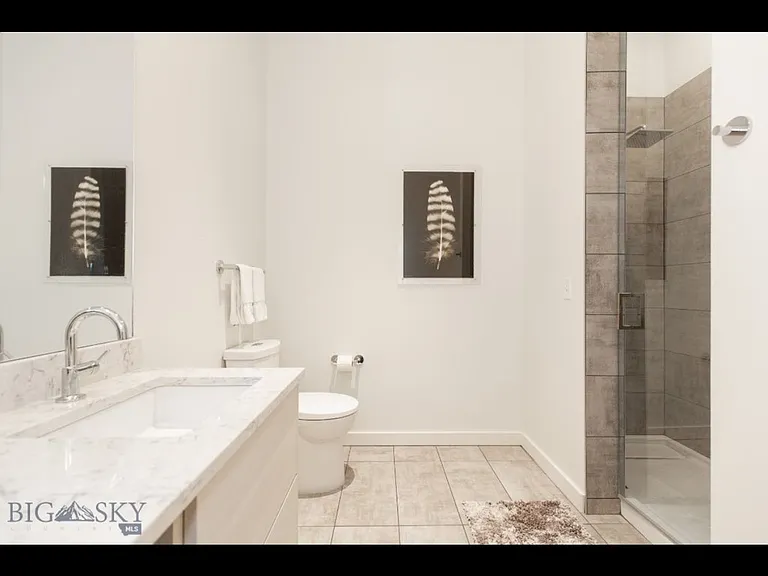 515 W Aspen St #305 — Photo 3