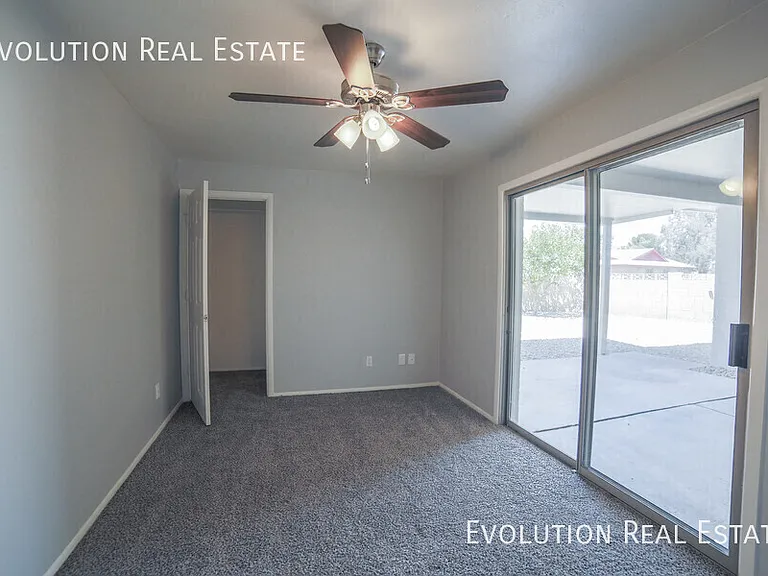 2110 S Shannon Dr — Photo 21
