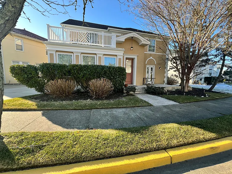 2 Circle Dr — Photo 1
